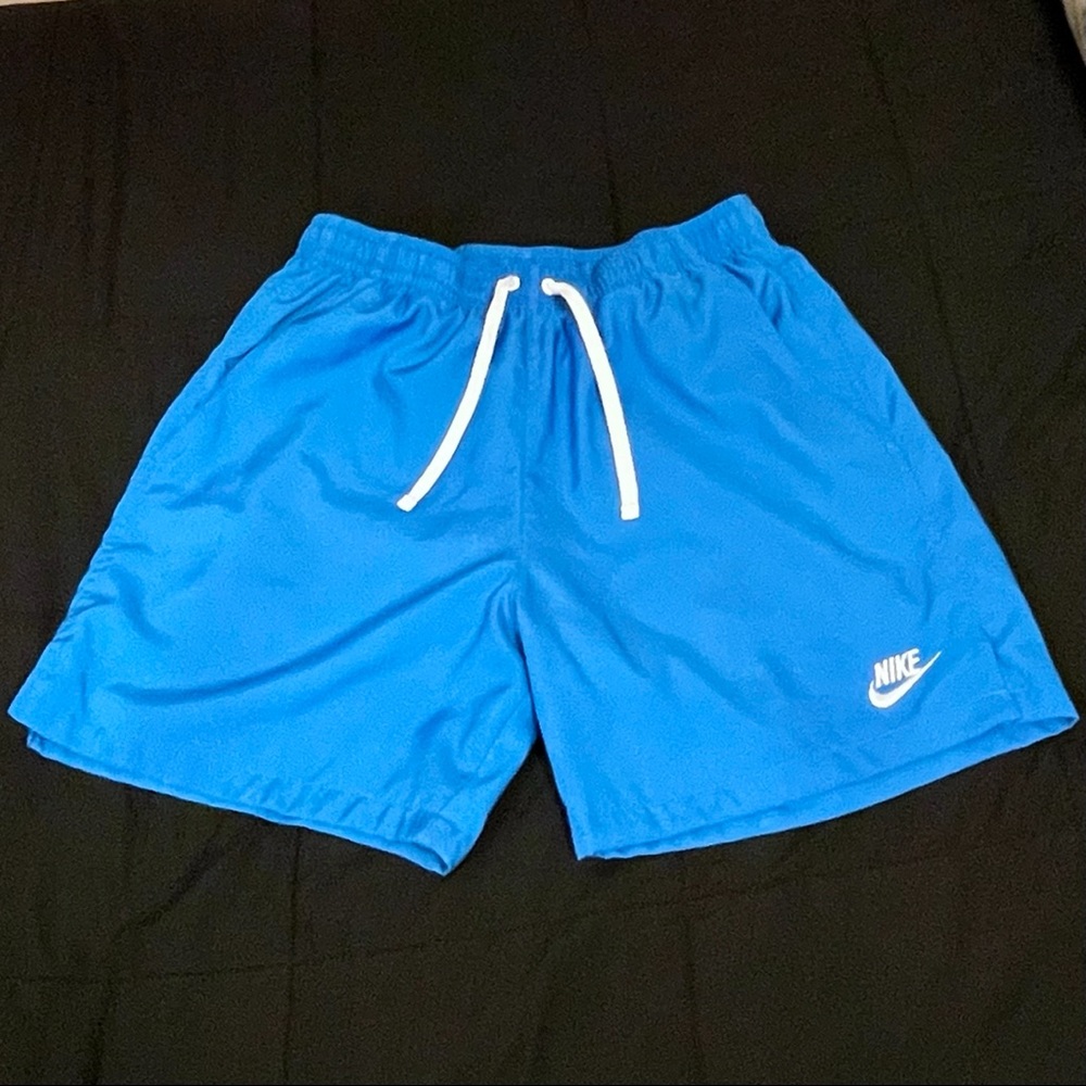 NWOT Men’s Nike “Photo Blue” Woven Shorts